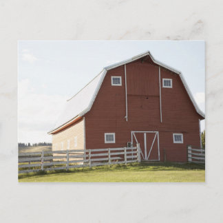 Schuur in landelijk landschap briefkaart