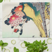 Schuurmiddel en chrysanthemum, Hiroshige, Ukiyo-e Theedoek (Gevouwen)