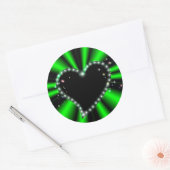 schwarzes Herz mit Sternchen auf grün - schwarz Ronde Sticker (Envelop)