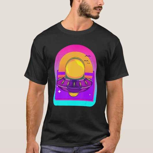 Sci Fi Vaporwave niet-geïdentificeerd vliegend obj T-shirt (Voorkant)