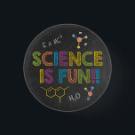 Science Birthday Party | Wetenschap is Fun Ronde Button 3,2 Cm<br><div class="desc">Science Birthday Party | Wetenschap is Fun Button - Doe je labjas aan en maak je klaar voor explosieve lol! Het is de perfecte decoratieve aanraking voor je wetenschapsfeestje. Geen tests of experimenten nodig, deze knop geeft ze allemaal door met vliegende kleuren. Deze funky knop maakt deel uit van het...</div>