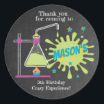 Science Birthday Party | Wetenschap is Fun Ronde Sticker<br><div class="desc">Science Birthday Party | Wetenschap is Fun Sticker - Zet je labjas aan en ben klaar voor explosieve lol! Het is de perfecte aanraking voor je wetenschapsfeestje. Geen tests of experimenten nodig, deze geweldige sticker passeert ze allemaal met vliegende kleuren. Deze sticker maakt deel uit van ons collectie van een...</div>