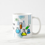 Science Coffee-Mok Koffiemok<br><div class="desc">Fun koffiebeker voor elke liefhebber van de wetenschap.  Het kenmerkt beakers en kleine monsters die experimenten doen.  Ideaal voor elke docentencadeau,  wetenschapper of student.  Alle tekst kan worden aangepast.</div>