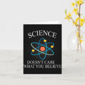 Science Doesn't Care What You Believe Funny Scienc Kaart (Gele Bloem)