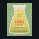Science Flask Kids Birthday Party Invitations Kaart<br><div class="desc">Deze kinder uitnodiging voor een verjaardagsfeestje gebruikt de wetenschapskolf met een gele en groene vloeistof die blaasbaar is als basis van het ontwerp, waar je de verschillende tekst-sjablonen op de erlenmeyer kunt personaliseren. Achtergrond van gekleurde strepen. Het kleurenpalet geel en groen is genderneutraal design dat geweldig is voor zowel verjaardagsjongens...</div>