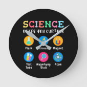 Science keeps you curious ronde klok (Voorkant)