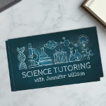 Science Tutoring - Docent Krijt Illustratie Visitekaartje<br><div class="desc">Inspireer nieuwsgierige geesten met dit prachtig ontworpen Science Tutoring-visitekaartje, ideaal voor opvoeders, privédocenten en professionals voor academische ondersteuning. Met een compositie van klassieke wetenschapselementen - zoals een microscoop, DNA-streng, bekers, molecule en meer - voegt dit ontwerp een creatieve, persoonlijke touch toe aan uw professionele afbeelding. Deze kaart combineert visuele charme...</div>