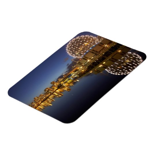 Science World en CBD weerspiegeld in False Creek, Magneet (Linkerzijde)