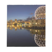 Science World en CBD weerspiegeld in False Creek, Notitieblok (Voorkant)