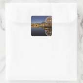 Science World en CBD weerspiegeld in False Creek, Vierkante Sticker (Tas)