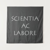 Scientia ac labore wandkleed (Voorkant)