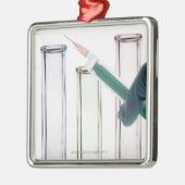 Scientist Holding spuit Metalen Ornament (Links)