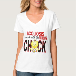 Scoliose met verkeerde kuiken t-shirt
