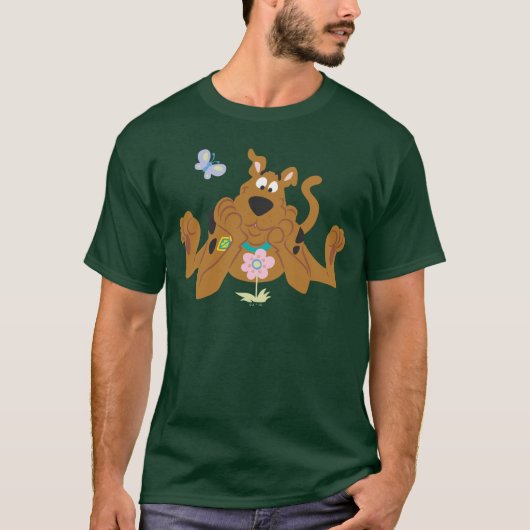 Scooby-Doo Admiring Flower T-shirt (Voorkant)
