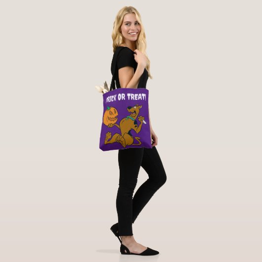 Scooby-Doo Carving Pumpkin Tote Bag (Op model)
