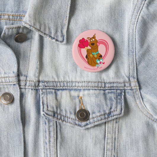 Scooby-Doo Holding Heart Lolipops Ronde Button 5,7 Cm (In situ)