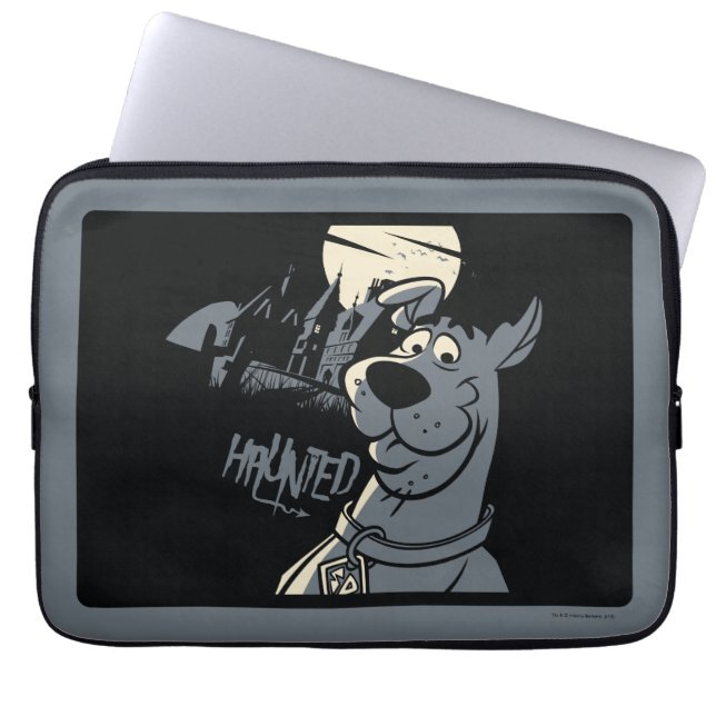 Scooby-Doo Noir Haunted Mansion Graphic Laptop Sleeve (Voorkant)