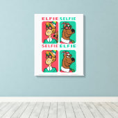 Scooby-Doo & Shaggy "Elfie Selfie" Canvas Afdruk (Insitu (Houten vloer))