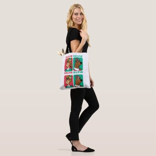 Scooby-Doo & Shaggy "Elfie Selfie" Tote Bag (Op model)