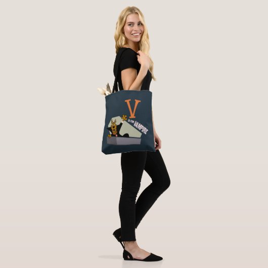Scooby-Doo | V is voor Vampire Tote Bag (Op model)