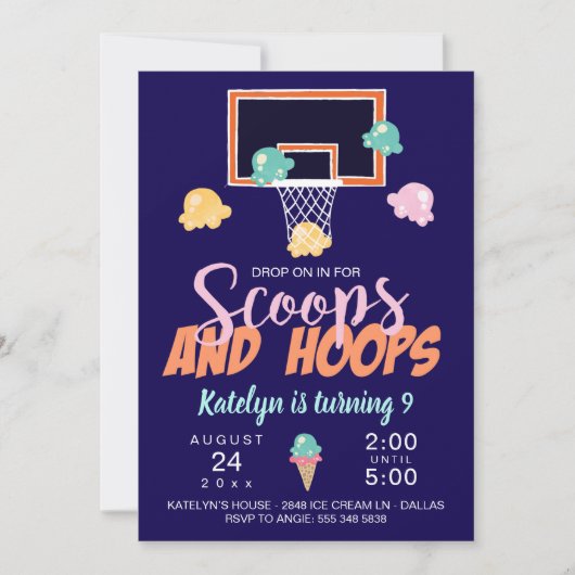 Scoops and Hoops Meisjes Basketbal Uitnodiging (Voorkant)