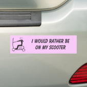 scooter, ik zou liever op mijn scooter zitten. bumpersticker (Op auto)