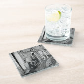 Scooter in een straat in Italië, zwart-wit Glazen Onderzetter (Schuin)