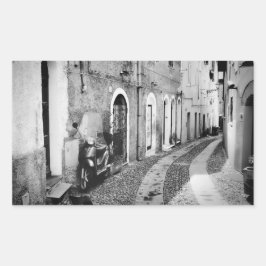 Scooter in een straat in Italië, zwart-wit Rechthoekige Sticker