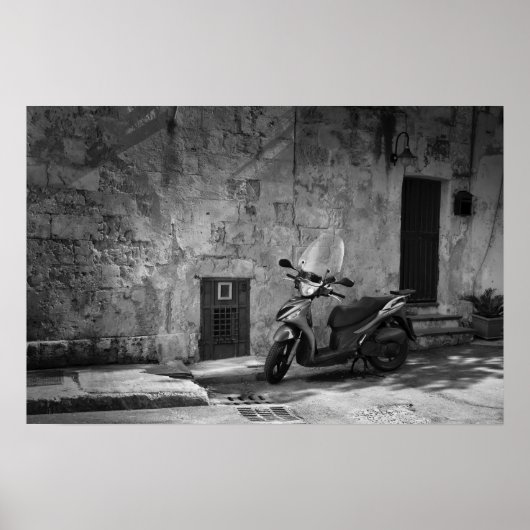 Scooter in zwart en wit poster (Voorkant)
