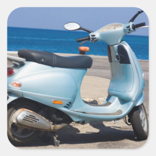 Scooter op de strand   Ephesus, Turkije Vierkante Sticker