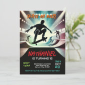 Scooter Verjaardag Uitnodiging voor jongens (Staand voorkant)