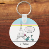 Scooter voorbij de Eiffel Tower Paris Frankrijk Sleutelhanger (Voorkant)