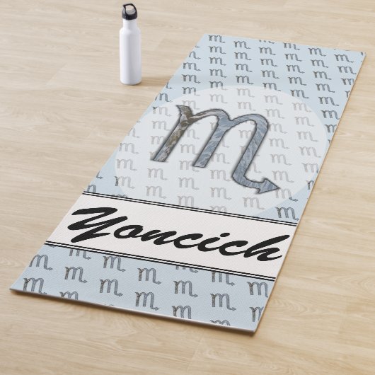 Scorpio Zodiac Symbol Element van Kenneth Yoncich Yogamat (In situ)