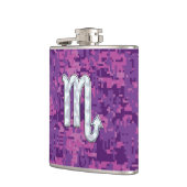 Scorpio Zodiac-symbool op roze digitale camouflage Heupfles (Links)