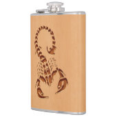 Scorpion silhouet gegraveerd op houtafbeelding heupfles (Links)