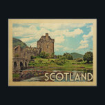 Scotland Briefkaart Castle Vintage Travel<br><div class="desc">Het Schotse ontwerp in de stijl Vintage Travel,  met de prachtige wijze waarop het kasteel van Eilean Donan wordt ontworpen.</div>