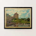 Scotland Castle Vintage Travel Legpuzzel<br><div class="desc">Het Schotse ontwerp in de stijl Vintage Travel,  met de prachtige wijze waarop het kasteel van Eilean Donan wordt ontworpen.</div>