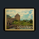 Scotland Castle Vintage Travel Magneet<br><div class="desc">Het Schotse ontwerp in de stijl Vintage Travel,  met de prachtige wijze waarop het kasteel van Eilean Donan wordt ontworpen.</div>