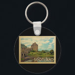 Scotland Castle Vintage Travel Sleutelhanger<br><div class="desc">Het Schotse ontwerp in de stijl Vintage Travel,  met de prachtige wijze waarop het kasteel van Eilean Donan wordt ontworpen.</div>