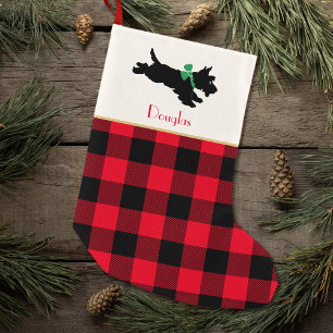 Scottie Dog Aangepaste Naam Buffalo Plaid Rood Kleine Kerstsok