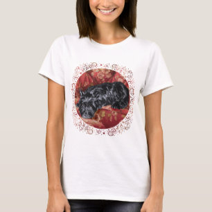 Scottie in een grote rode stoel t-shirt