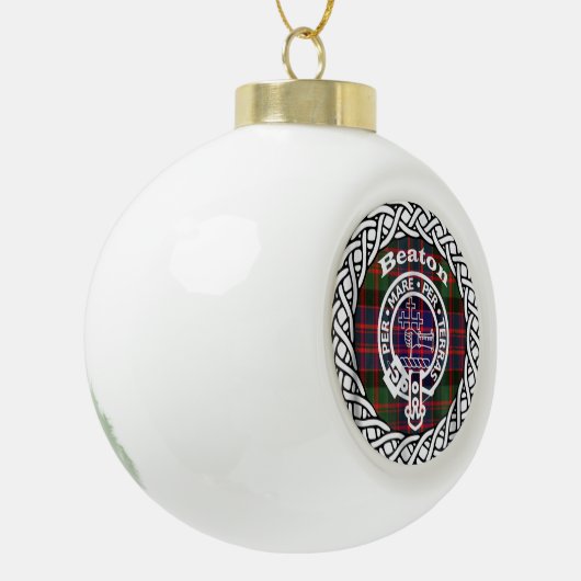 Scottish Clan Beaton Tartan en Crest Keramische Bal Ornament (Links)