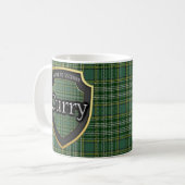 Scottish Clan Currie Curry Tartan Shield Koffiemok (Voorkant links)