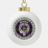 Scottish Clan Gillis Tartan en Crest Keramische Bal Ornament (Voorkant)