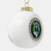 Scottish Clan Henderson Tartan en Crest Keramische Bal Ornament (Links)