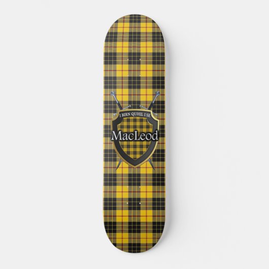 Scottish Clan MacLeod Tartan Shield Skateboard (Voorkant)