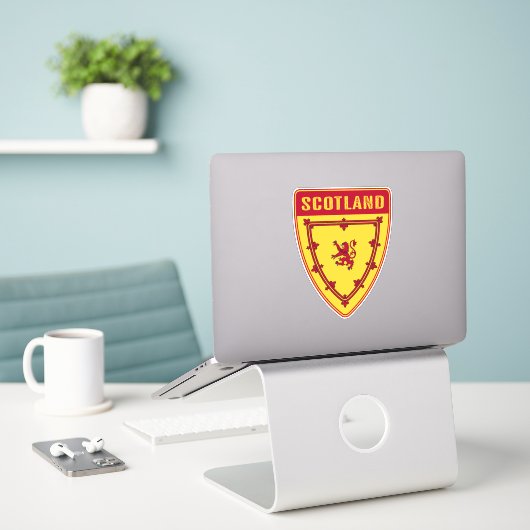 Scottish Shield Sticker (Laptop op bureau)