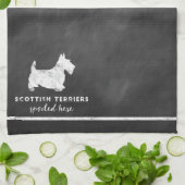 Scottish Terriers Spoiled here Chalkboard Theedoek (Gevouwen)