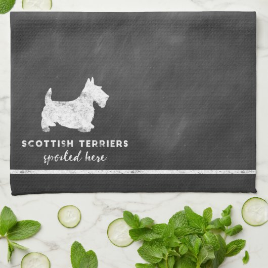 Scottish Terriers Spoiled here  Chalkboard Theedoek (Gevouwen)