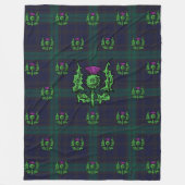 Scottish Thistle op Dark Tartan Custom Monogram Fleece Deken (Voorkant)